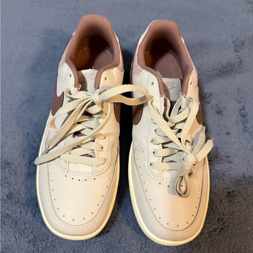 Nike Beige and Brown Casual Sneakers